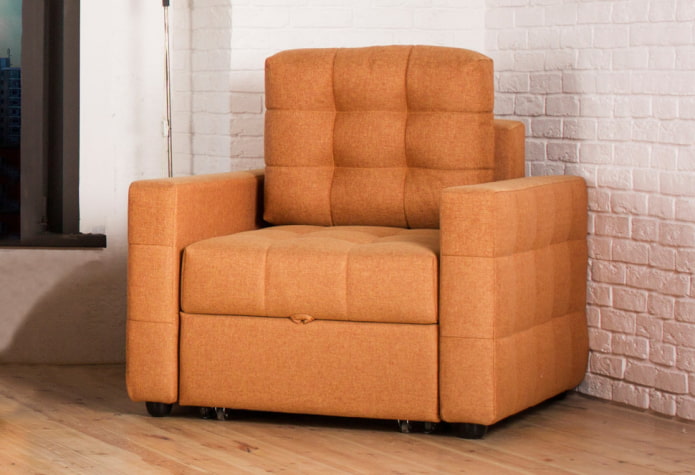 Silla plegable en el interior