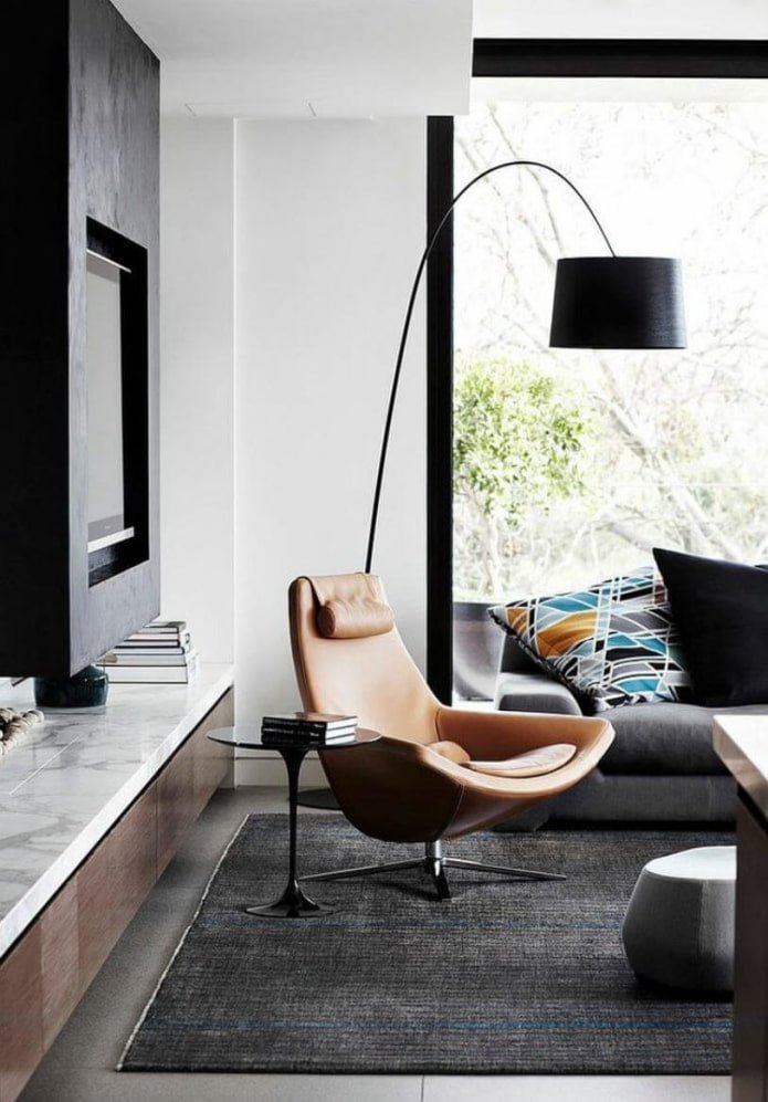 silla de cuero en el salón