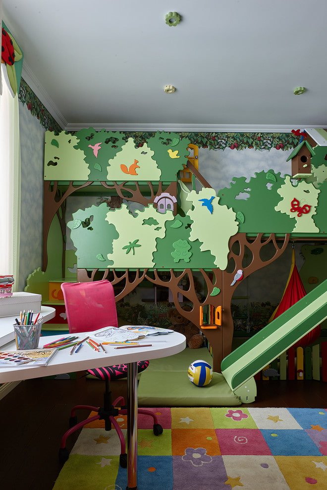 habitación infantil con tobogán