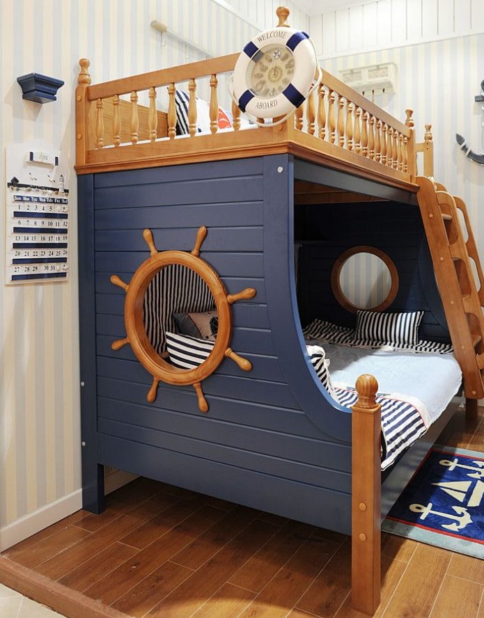 cama con forma de barco en estilo náutico