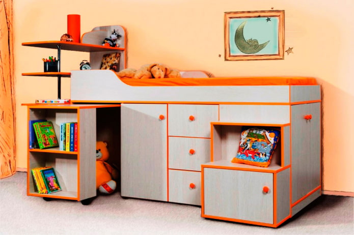 Conjunto de muebles infantiles grises con ribete naranja