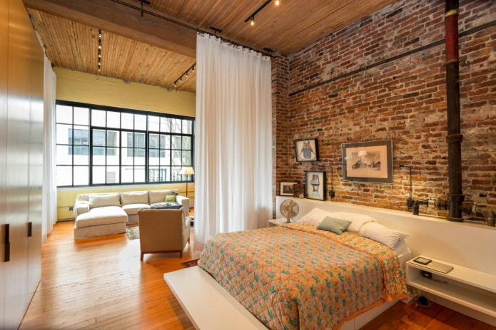 Estilo loft en un dormitorio-salón