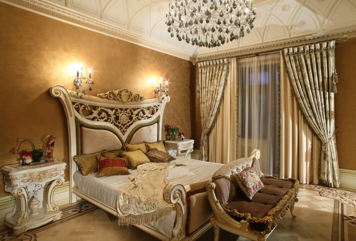 cama en el interior de estilo barroco
