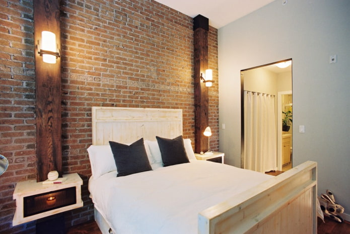 Cama de madera en el interior