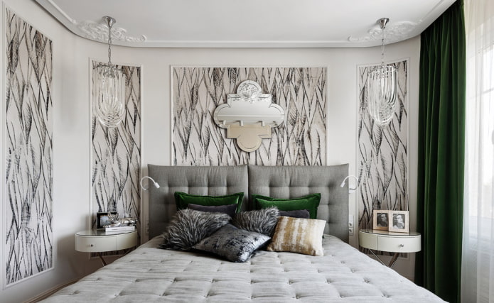 Cama con cabecero gris en el interior
