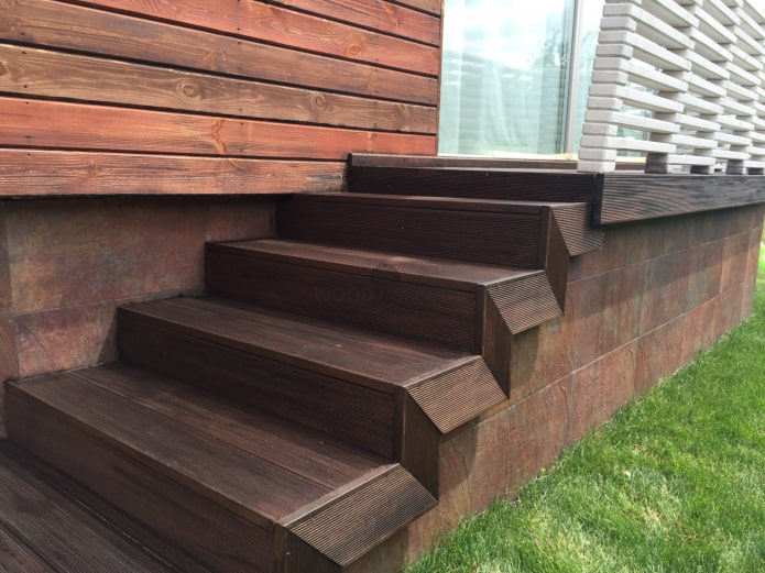 escalones de tablas de terraza