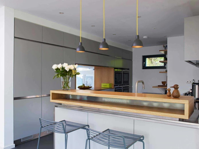 Iluminación en el interior de la cocina de estilo moderno
