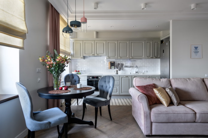 Disposición de muebles en el interior de la cocina-salón
