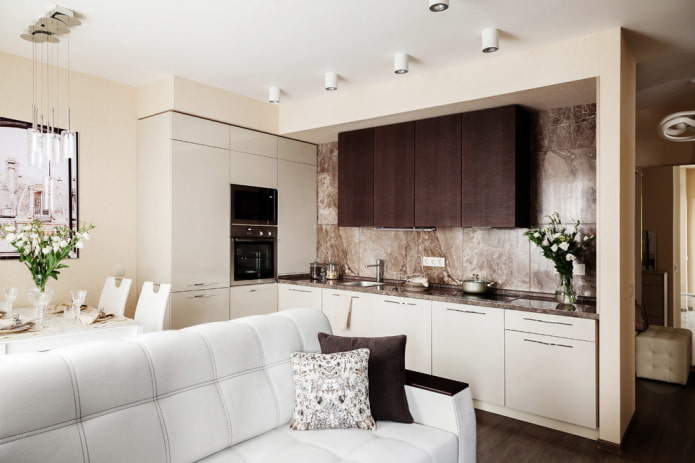 juego de cocina en el interior de la cocina-salón