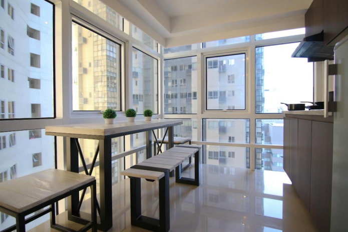 arrangement of kitchen zones on the loggia
