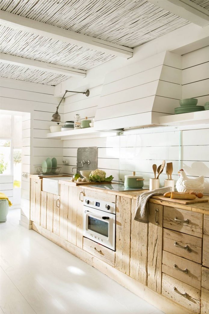 conjunto de muebles de madera para la casa de campo