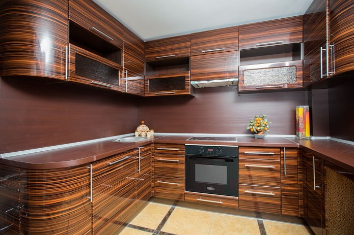 fachadas brillantes imitación madera