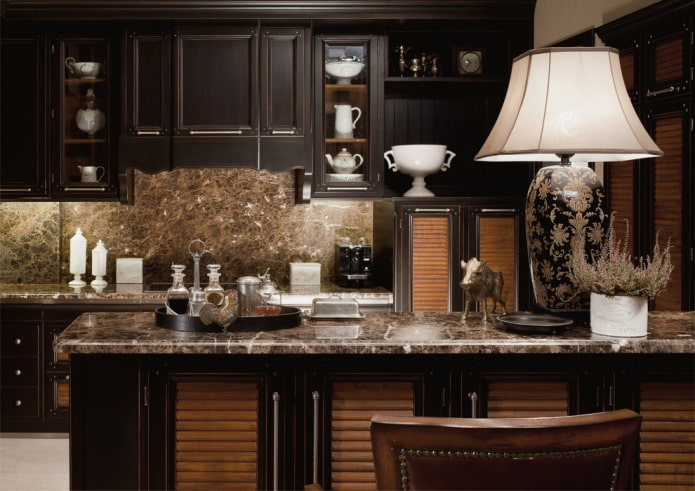 Decoración e iluminación de la cocina al estilo inglés