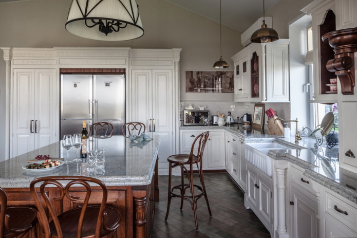 muebles y electrodomésticos de la cocina de estilo inglés