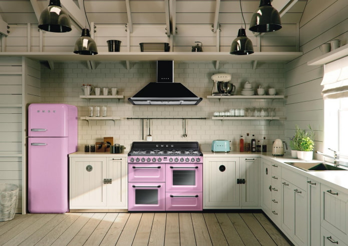 Electrodomésticos de colores en la cocina