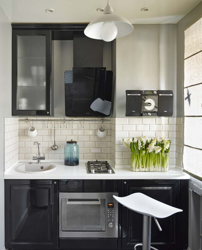 black linear kitchen
