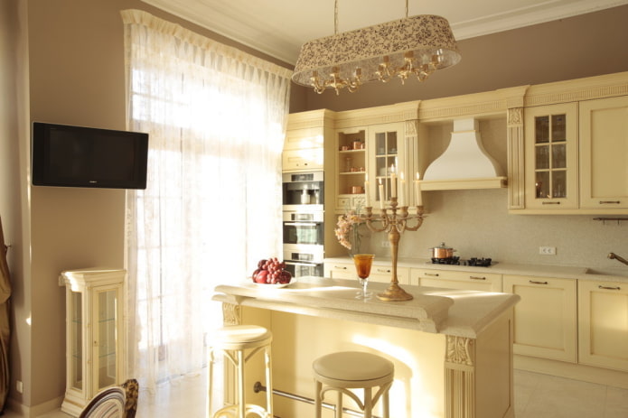 decoración en el interior de una cocina clásica