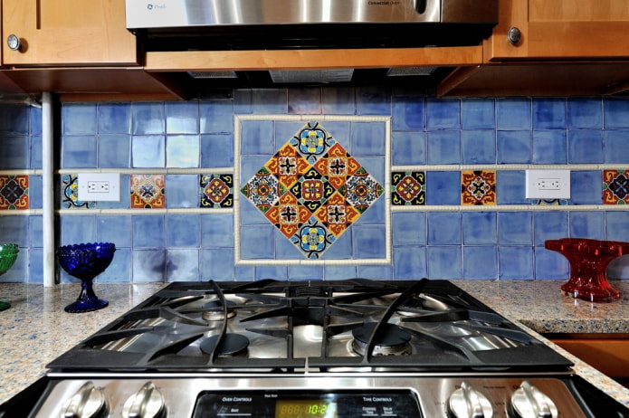 Azulejos sobre la estufa