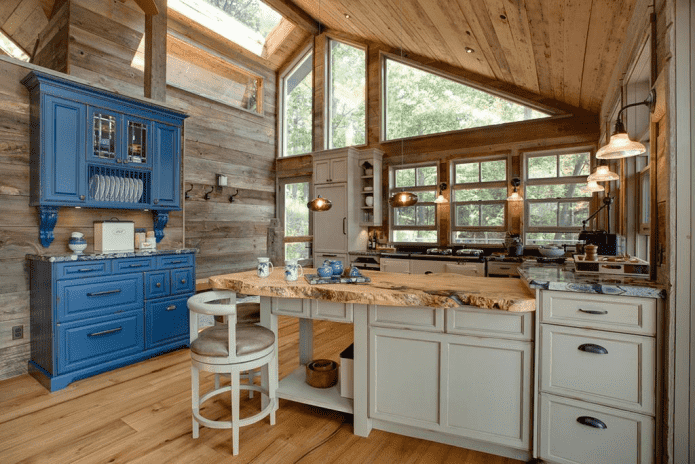 muebles en el interior de la cocina en un estilo rústico campestre