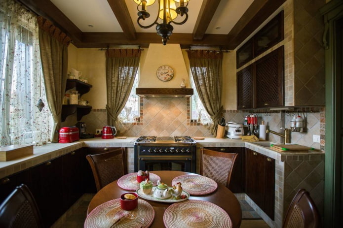 Cocina pequeña de estilo rústico