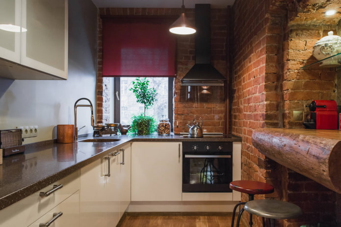 cocina pequeña con mueble esquinero blanco