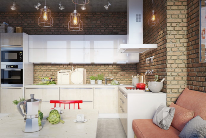 mueble blanco brillante en una cocina pequeña