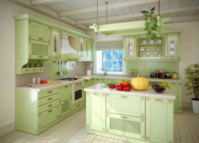 Estilo provenzal en el interior de una cocina verde