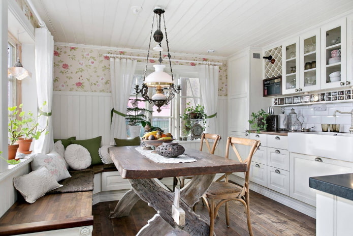 cocina en estilo provenzal en una casa particular