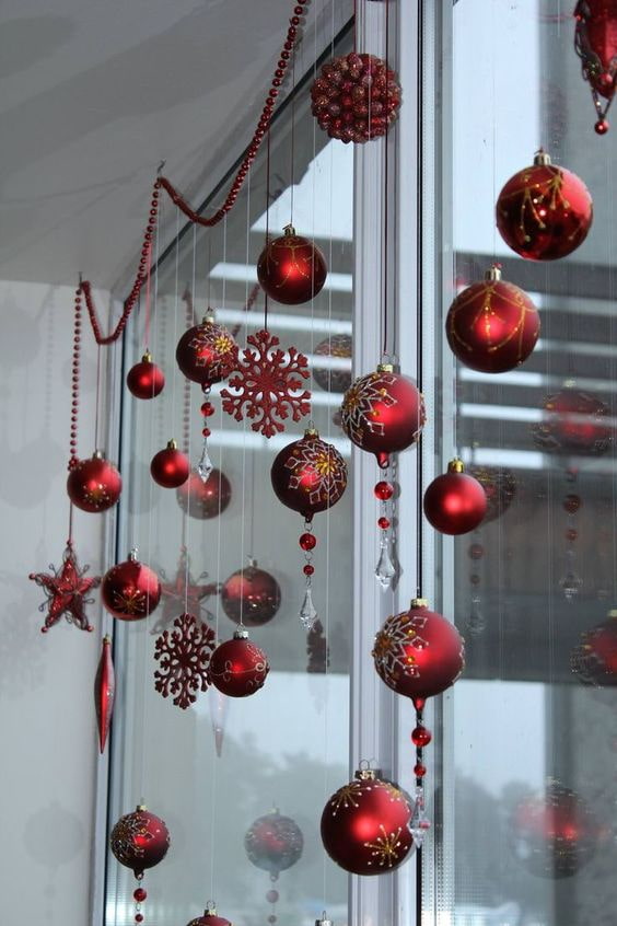 Bolas en la ventana