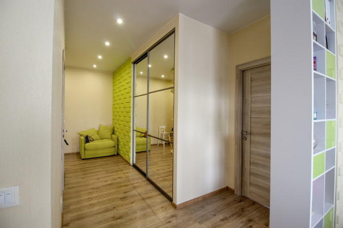 Diseño de pasillo en el interior de un apartamento de 70 metros cuadrados