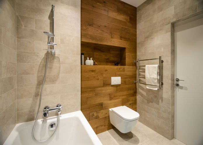 Parte de la pared está cubierta con laminado