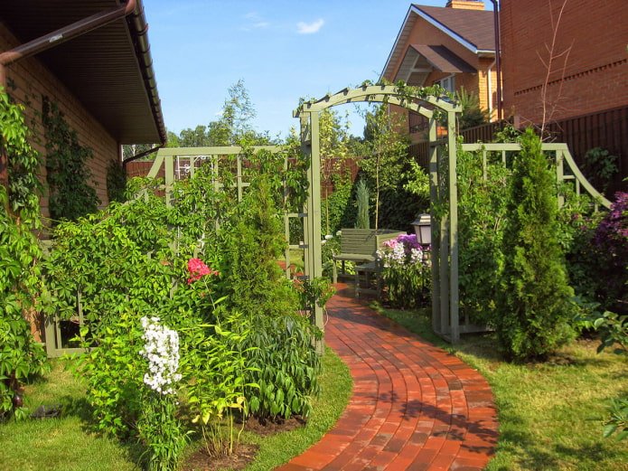Zonificación de casa de verano con arco
