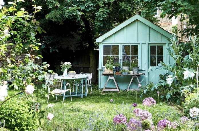 hermosa dacha con flores