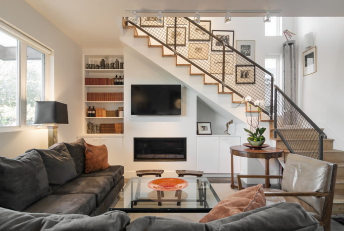Escalera en el salón de una casa particular
