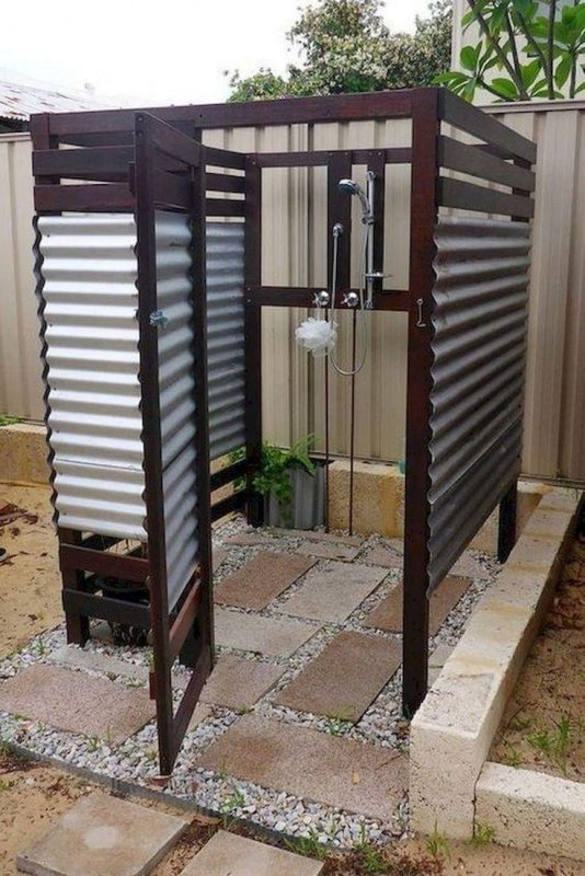 Ducha de verano de metal