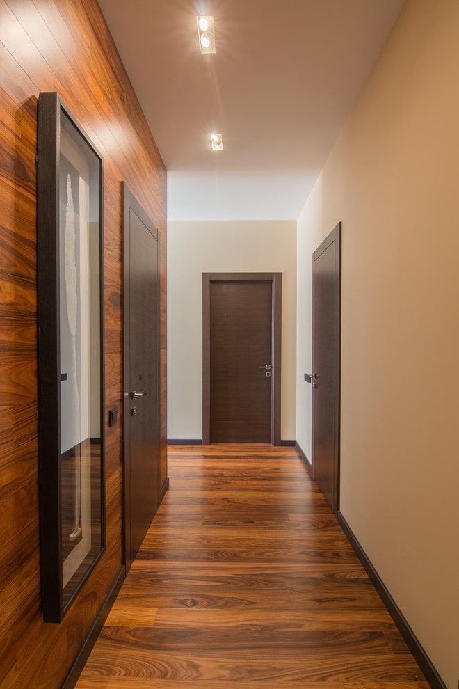 linóleo con imitación laminado en el pasillo