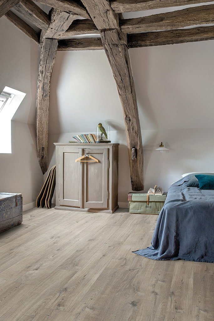 Linóleo imitación madera en el dormitorio