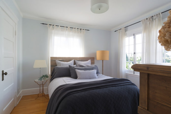 cortinas blancas de lino en el dormitorio