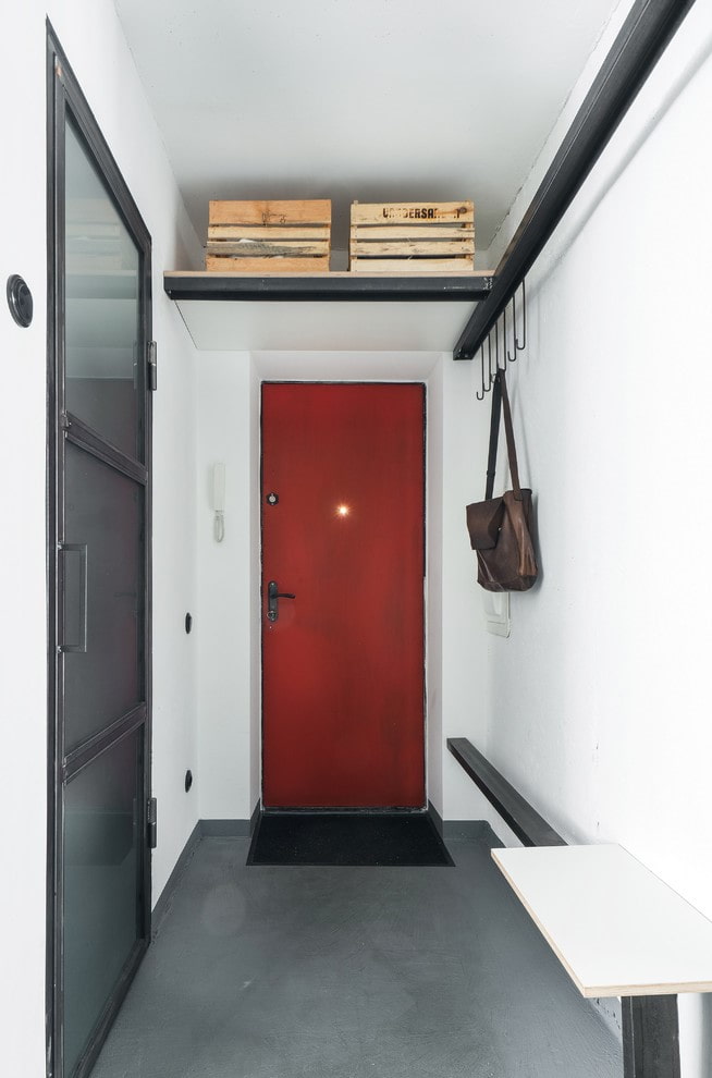 pasillo en un Khrushchevka en estilo loft
