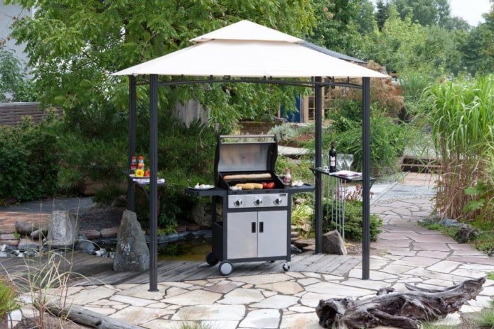 ¿Cómo montar una zona de barbacoa en tu casa de campo?