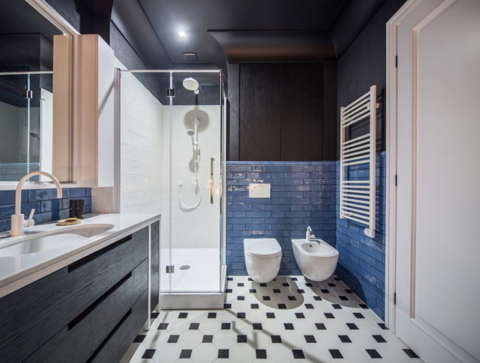 muebles negros en el baño