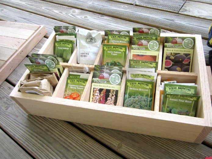Caja para almacenar semillas