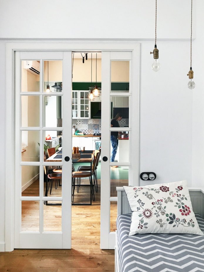 Puertas correderas de cristal en interiores