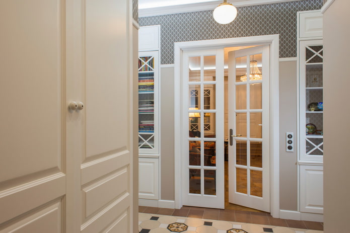 Puertas dobles de cristal en el interior