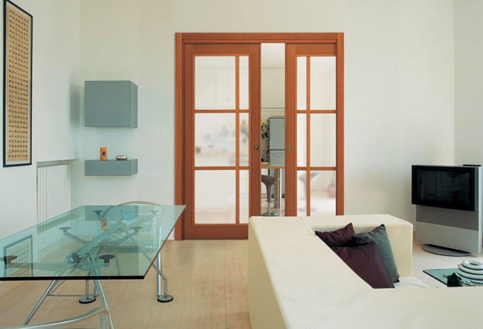 puerta tipo estuche de vidrio en el interior