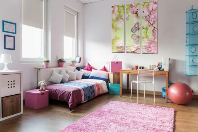 Cuadro modular en el interior de una habitación infantil