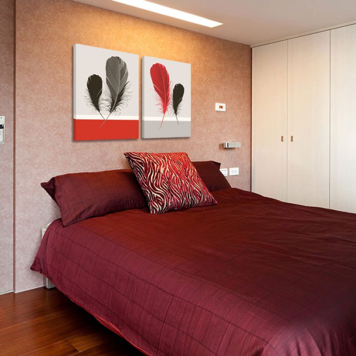 Cuadro modular moderno en el interior del dormitorio