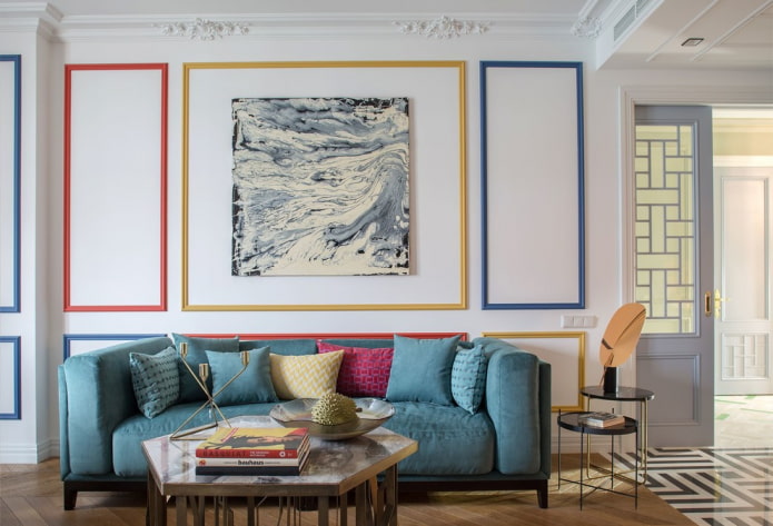 Molduras de pared en el interior de estilo moderno