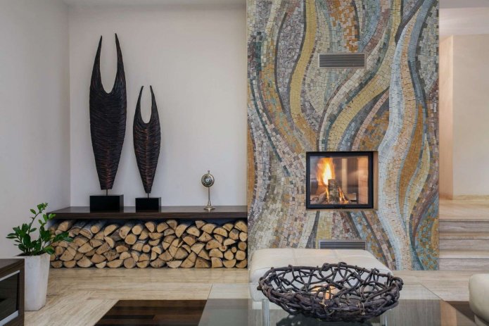 chimenea revestida de azulejos