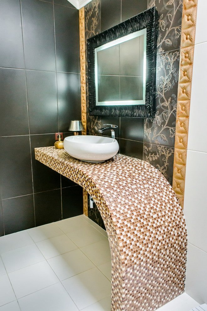 mosaico en la encimera del baño